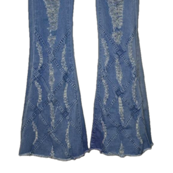 NWT Women's Bell Bottom Jeans - Picture 6 of 17